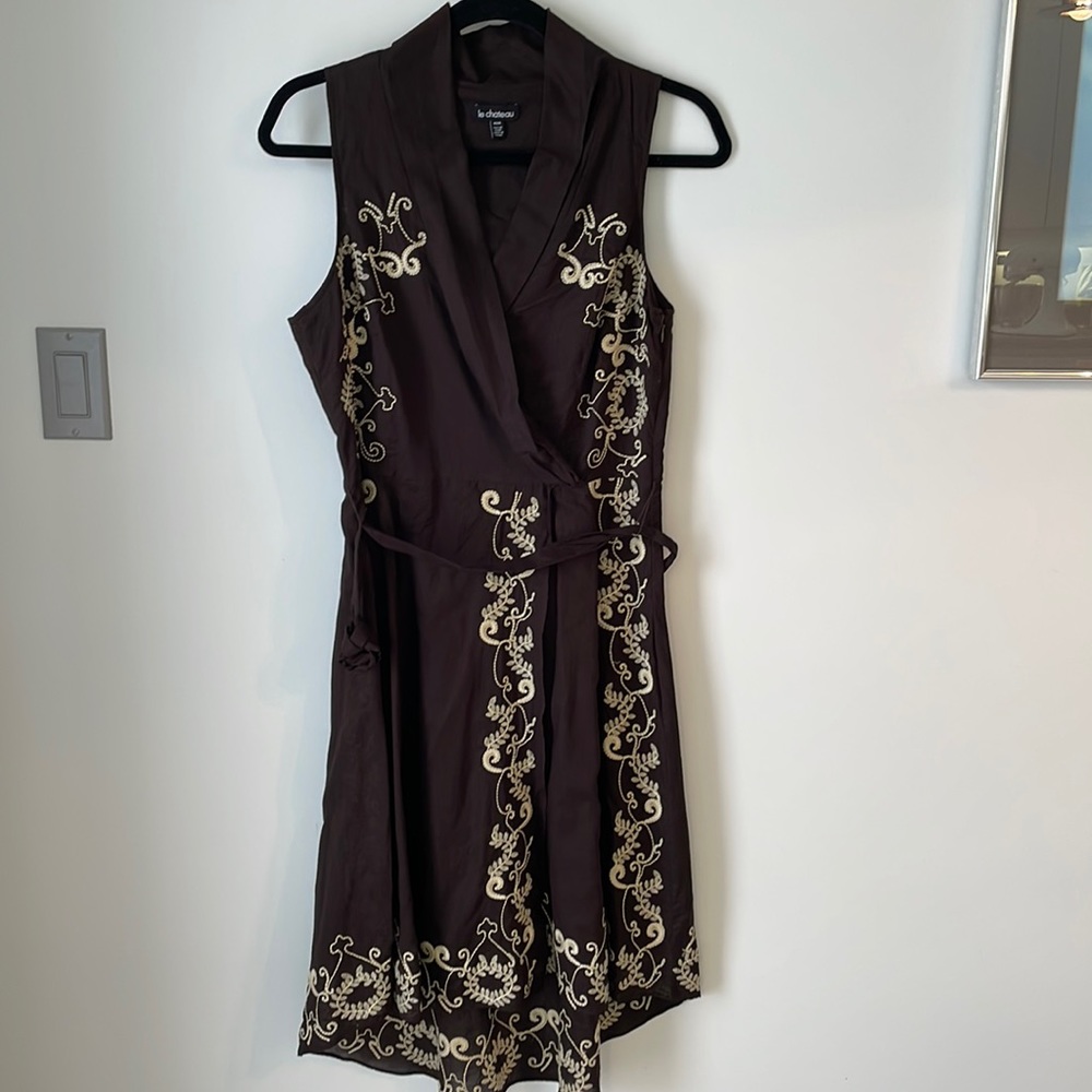 Le Chateau ladies sleeveless dress. Detailed embroidery embellishment, medium